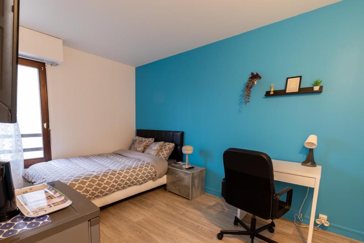 Le Beau Refuge Parisien De Cergy - Parisian Modern Flat At Cergy Bed & Breakfast Eksteriør bilde
